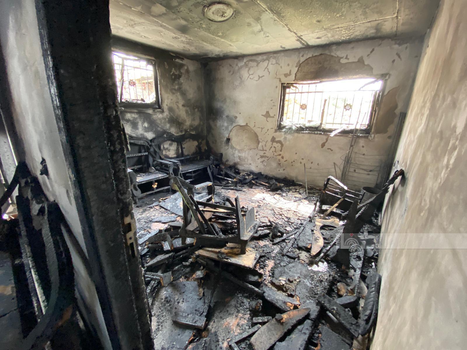 أحد المنازل التي حرقها مستعمرون في دوما شهر آذار الماضي (وفا)